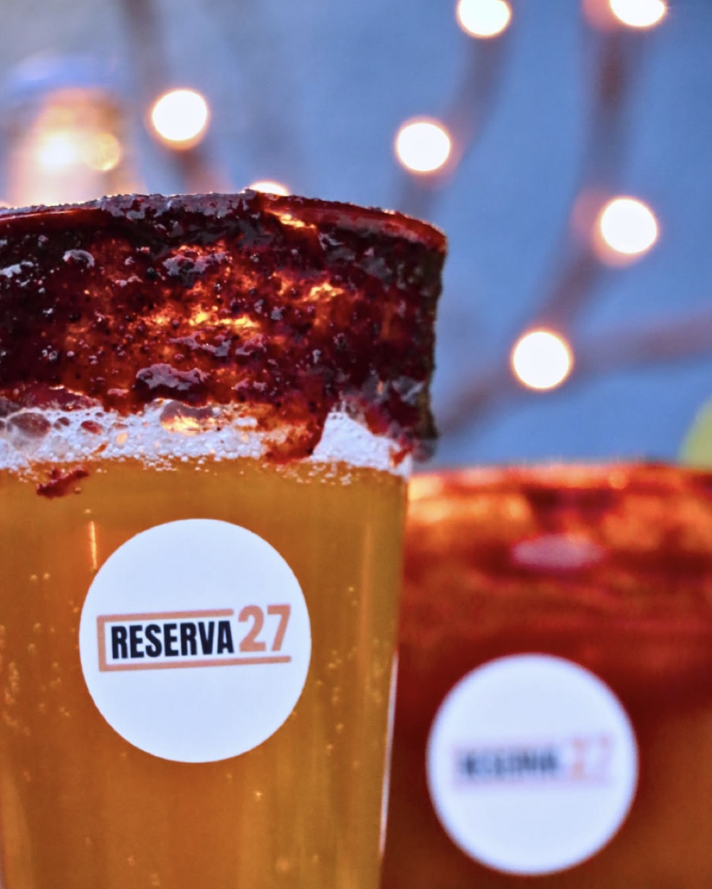 Michelada de Reserva 27 fotografiada por Antuario para contenido de redes sociales.