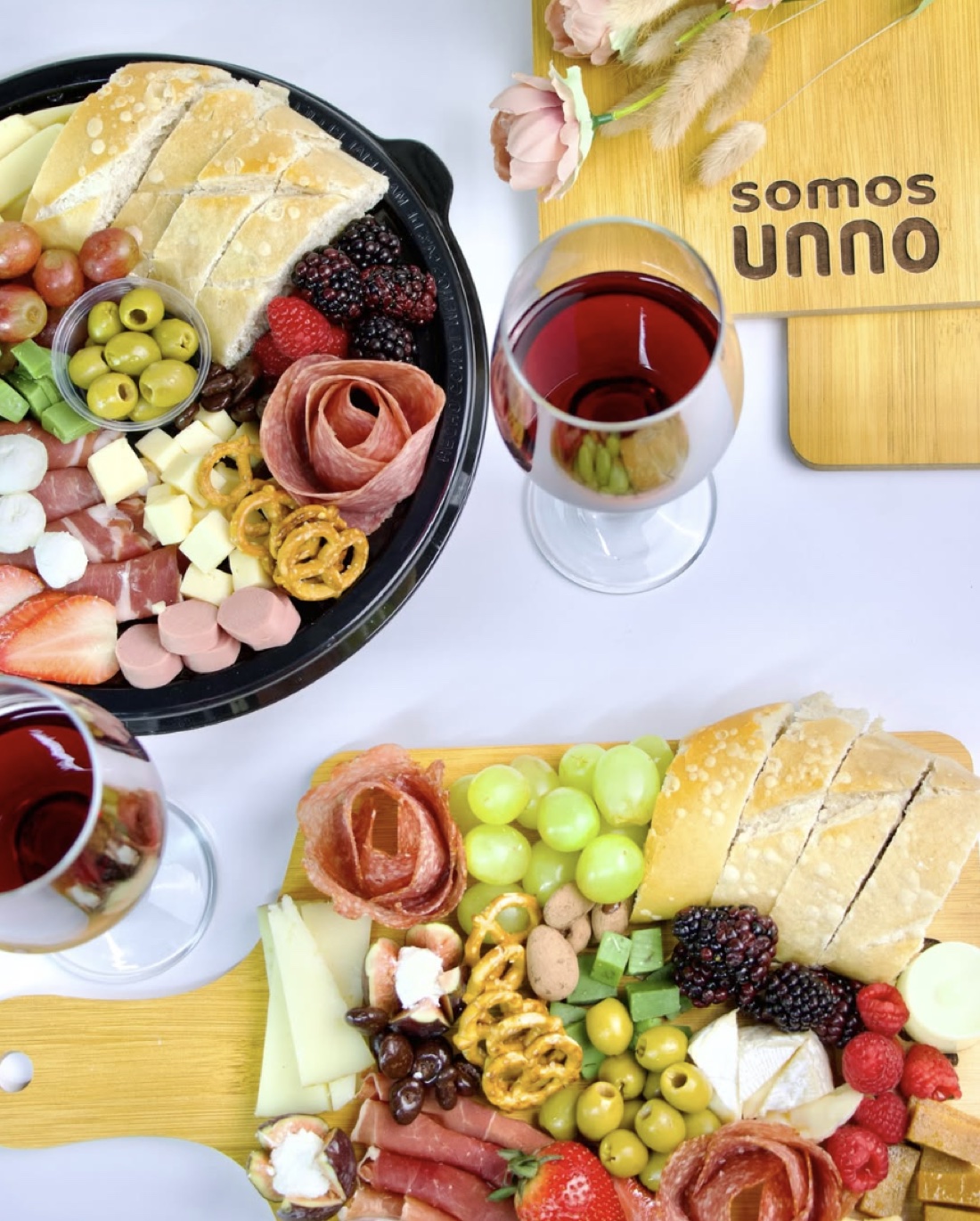 Tablas de quesos y vino de Somos Unno — contenido de redes sociales producido por Antuario.